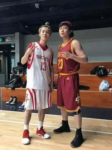 娱乐圈当红男明星身高揭秘鹿晗黄晓明不足170霍建华真相了