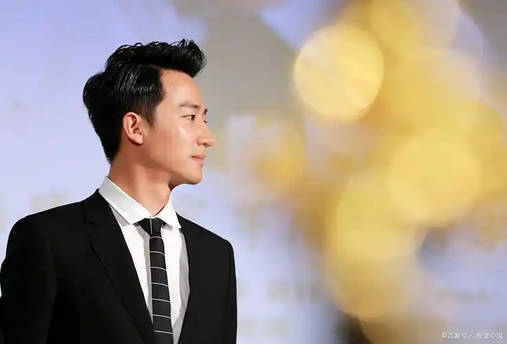 国庆档电影来袭,黄轩首演反派角色.@黄蓝网的动态