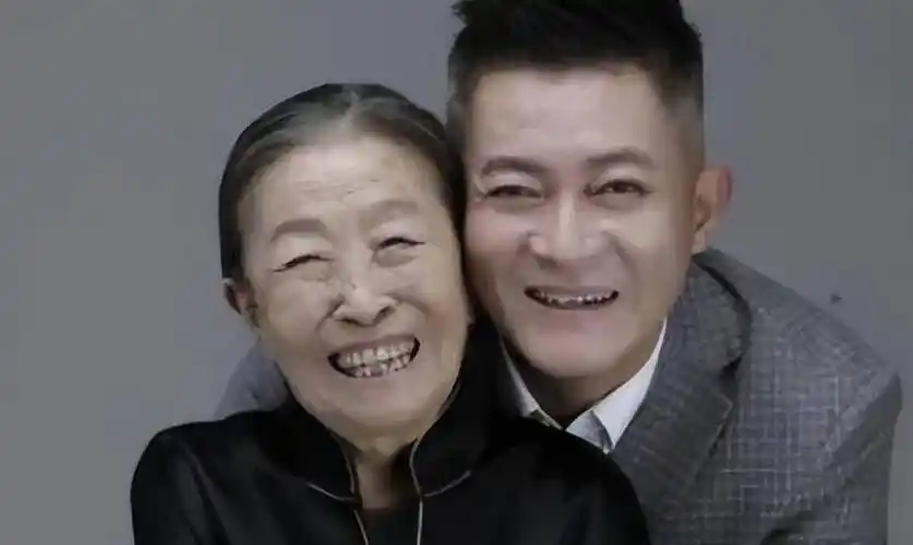 "丑娘"张少华:人丑心更丑,年少时做下错事,晚年眼中常含泪水_妈妈