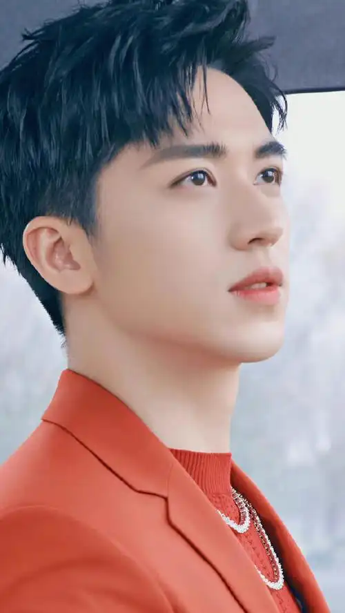 从演员到歌手,每一步都在用热爱浇灌.祝@许魏洲zz28岁生日快乐!