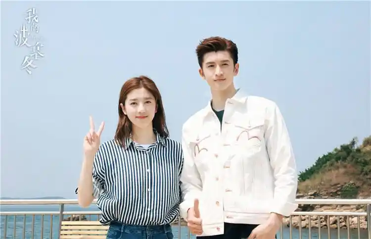 这不,刚结束和王大陆一起合拍的《恶作剧之吻》,还有和张新成一起主演