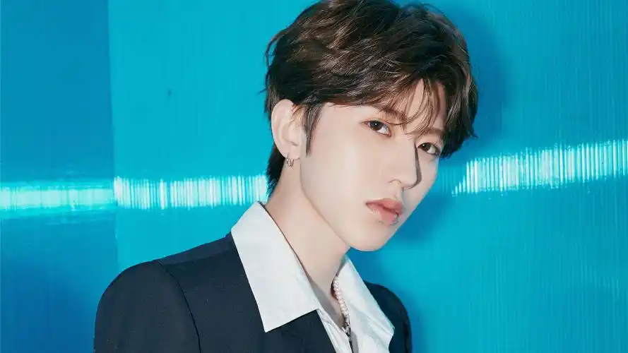 桌面壁纸 明星图片 > 正文   本文 2020蔡徐坤个性壁纸_超帅气的