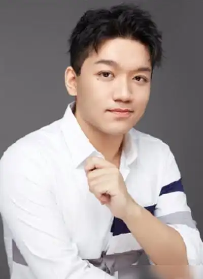 家有儿女小雨尤浩然初长成参加综艺近照变帅不少