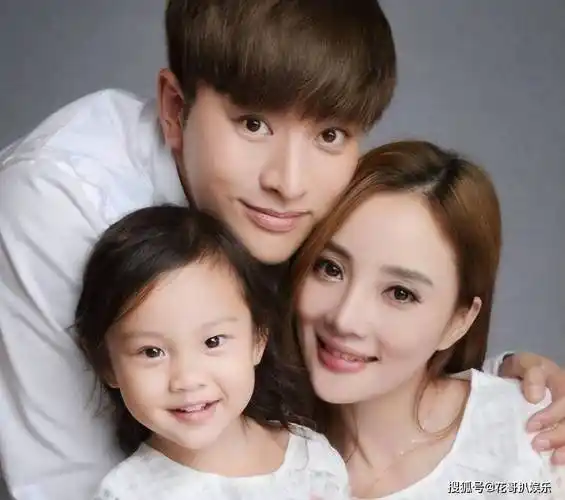 遭二次元网友怒怼,承受不住道歉销号_父母_李小璐_贾乃亮