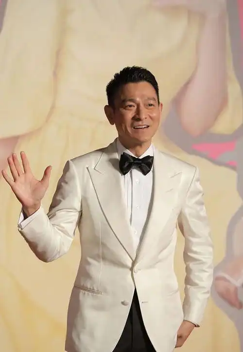 2024春节档评分出炉,沈腾最高,刘德华掉队,张艺谋叫好不叫座_腾讯新闻