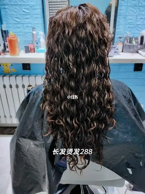 长发烫发#长发烫发  #螺旋烫  #中长发烫发  自然吹干的效果,神宝小区