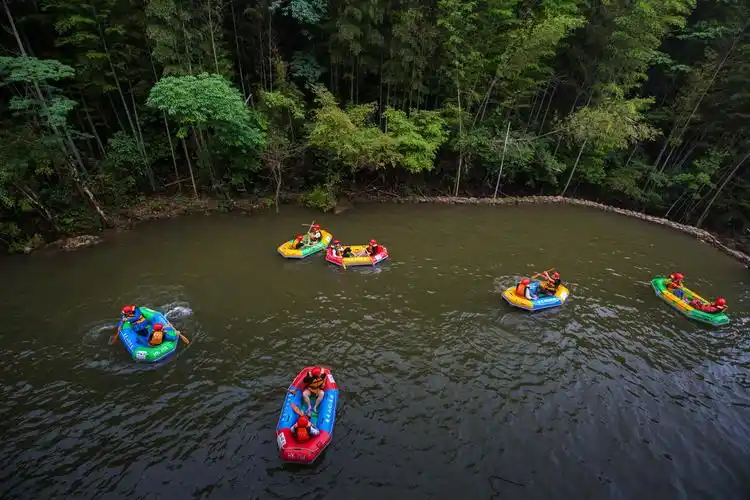 梦幻4d,落差158米,圣井山漂流要你嗨翻全程