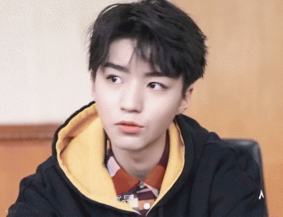 王俊凯动图 cr.微博