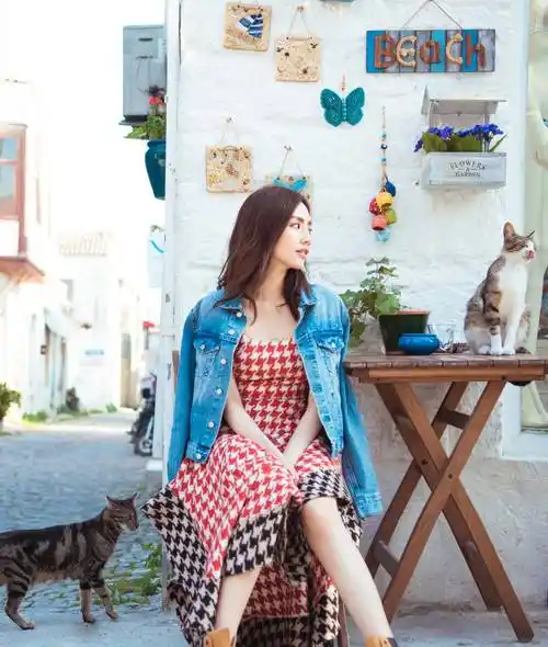 原创刘惜君节目上自信开嗓歌声惊艳众人期待她的再度翻红