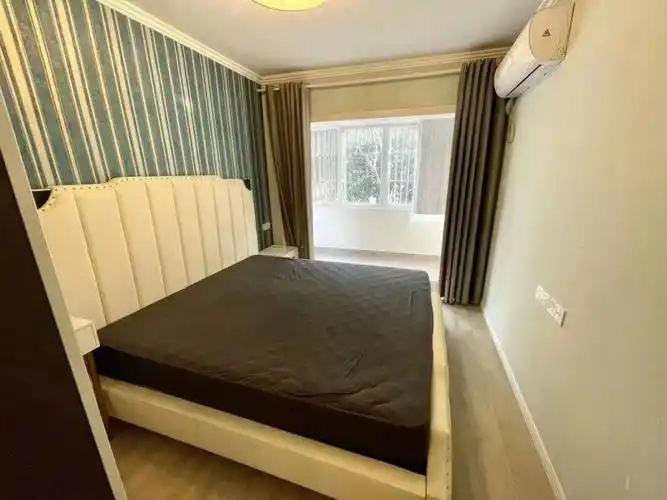 打铁关朝晖路精装修三室一厅随时看