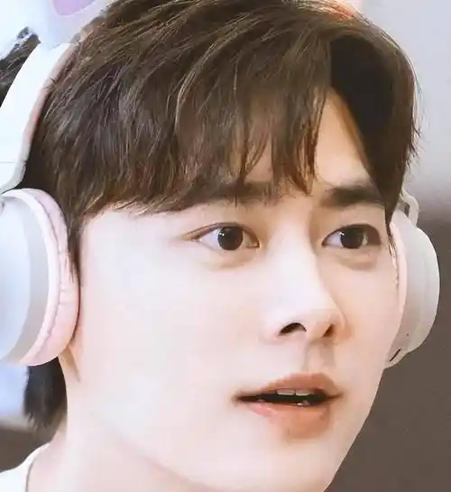 "退圈"不到一年,再看李易峰现在的"困境",他既可恨又可悲