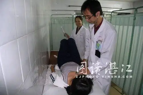 [外科检查啥]外科检查标准不一 高考体检需脱成"三点式"