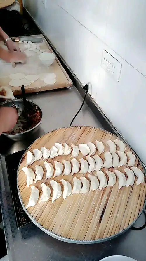 农村 包饺子