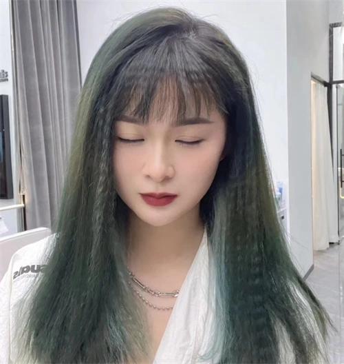 人气玉米须烫发 蓬松轻盈巨减龄_女生烫发 - 美发站