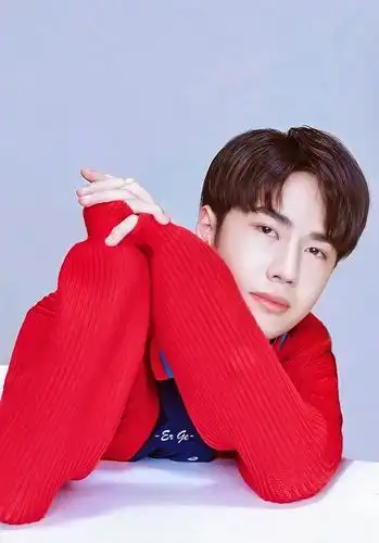 红衣少年王一博,你是光你是热,你就是力量