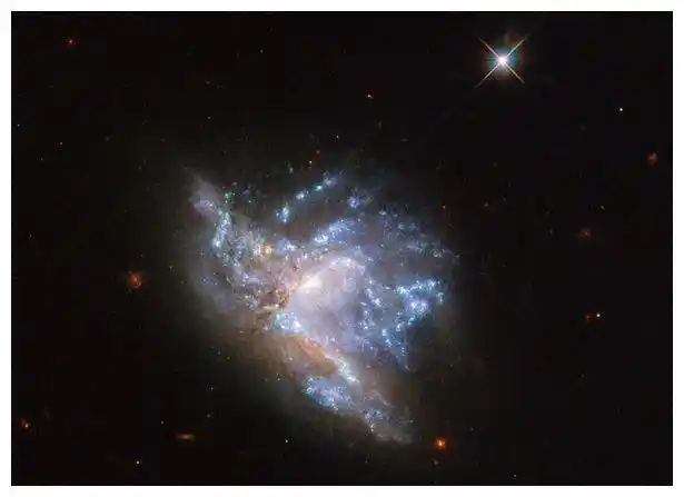 nasa公布天文望眼镜拍下的宇宙奇景星系碰撞美不胜收