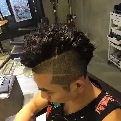 16款男生卷发发型,选一款让你颜值爆帅吧.