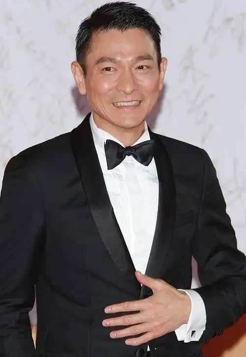 原创"天王"依旧:刘德华新作依然高产,有温度,有力量,有影响_作品_影片