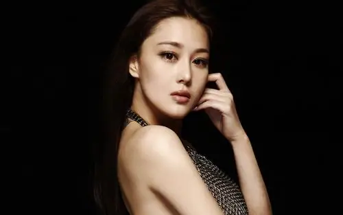 桌面壁纸 明星图片 > 正文  本文 性感张馨予精美图集_最妩媚的张馨予