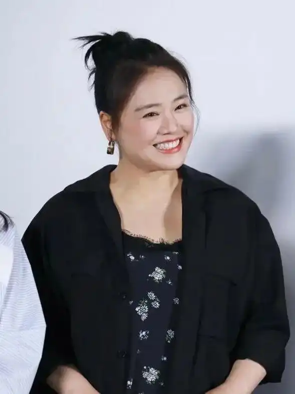 今天的减肥动力是瘦了30斤的马思纯!早年时的那张照片,简直就 - 抖音