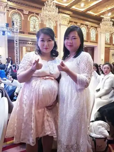 比孕妈妈肚子还大还胖,如果不是去重庆参加年会,我都不敢照全身照.