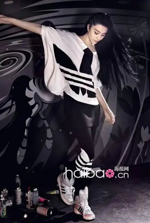 范冰冰为阿迪达斯经典三叶草(adidas orig