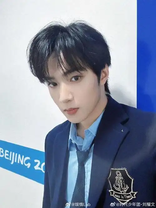 刘耀文|少年团|古希腊_新浪新闻