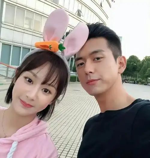 杨紫31岁生日李现连续六年送祝福网友最好的童颜夫妇