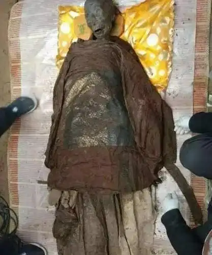 【胆小勿点】周口挖出一具明朝干尸,官服几乎无破损!