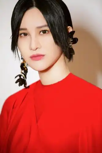 许飞长文诉苦:尚雯婕多年不加我好友,形同陌路,《王牌》假煽情