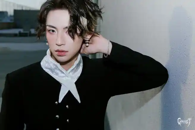 小鬼allblack好a#小鬼分分钟玩转allblack,谁懂这一份黑色的含金靠?