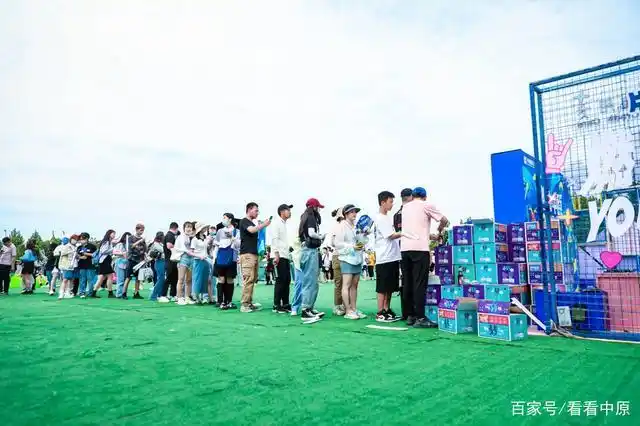 出圈儿!银基造氧音乐节,中原银行信用卡涂鸦墙"火"啦!