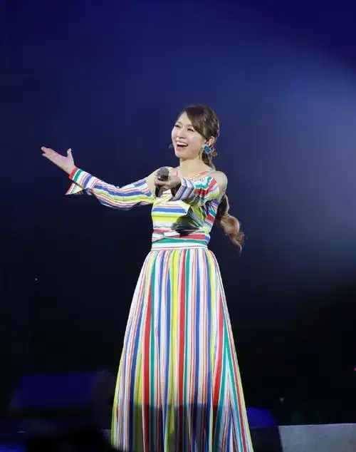 五岁成名,18岁退圈却花了20年解释我没有"死",卓依婷有多难?