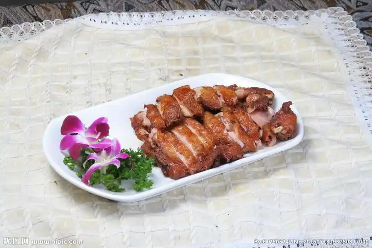 布衣神仙鸡图片