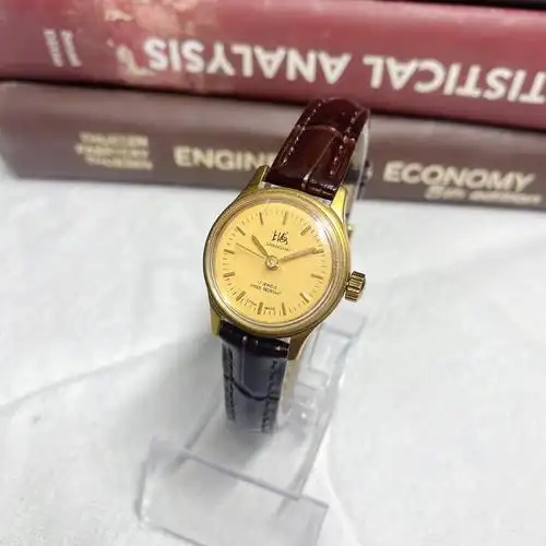 上海手表三厂复古小巧机械金色稀缺款简约百搭防水真皮气质金表