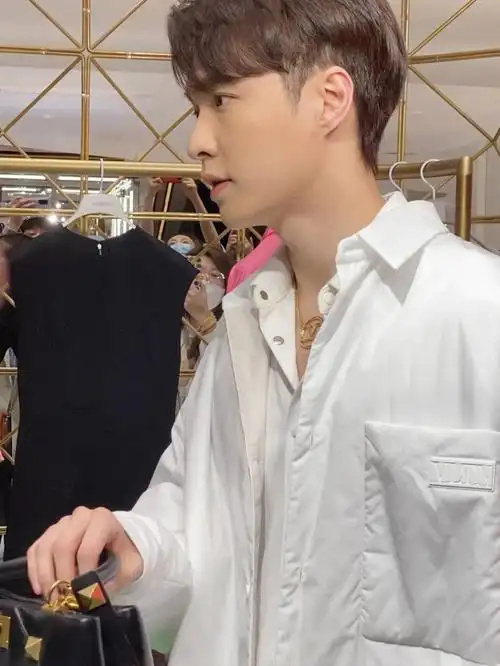 张艺兴的生图才是最绝的