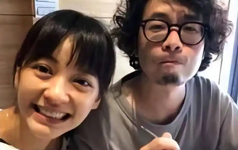 才明白,为何陈意涵和许富翔能够挺过六年之痛,原来高攀的不是他