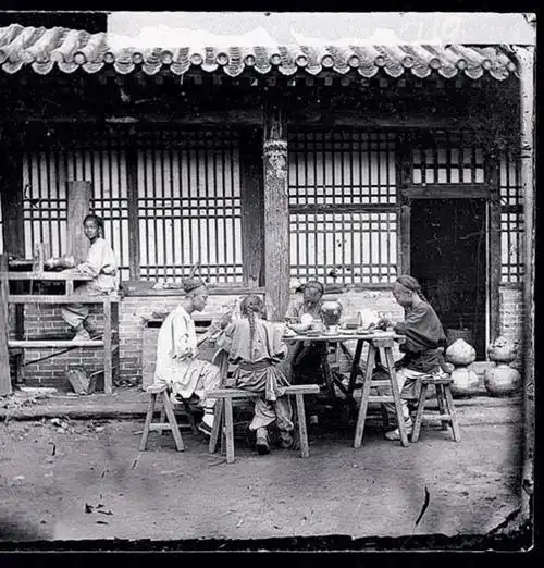 北京景泰蓝制作( 1871-1872年),140年前的中国肖像——约翰·汤姆逊
