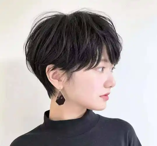 岁的女性是这样选择短发的,时尚减龄显气质,修身修身,有品位_发型