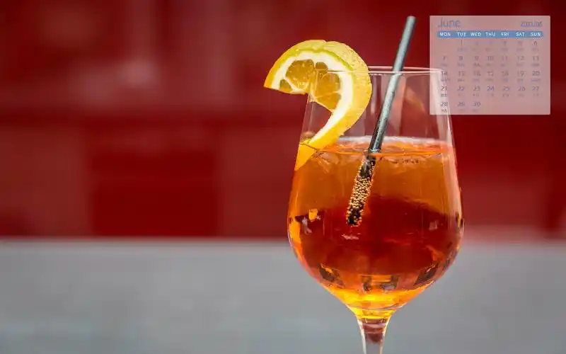 2021年6月清凉冰爽冷饮唯美日历写真,月历壁纸-回车桌面
