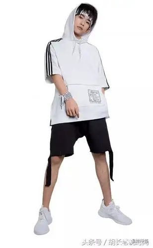 易烊千玺阿迪达斯大片新鲜出炉