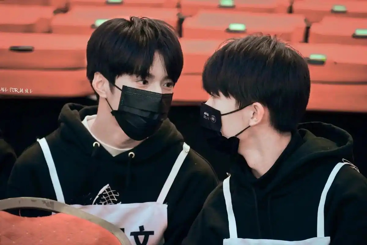 眼睛看眼睛 #文祺 #祺文 #马嘉祺刘耀文 - 抖音