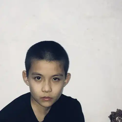 头像寸头小帅锅