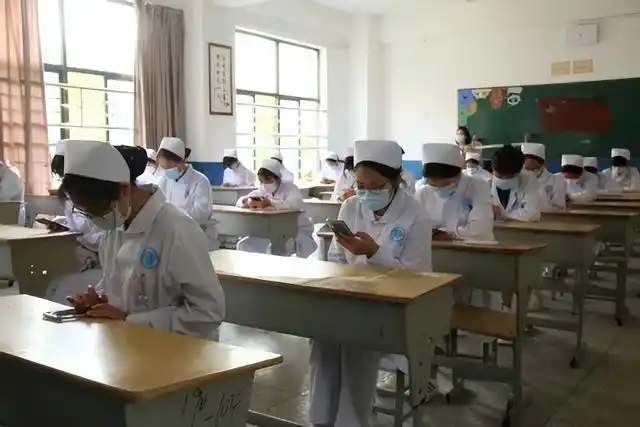 护士梦·天使情——宿迁卫校举行第二届"南丁格尔杯"护理知识竞赛