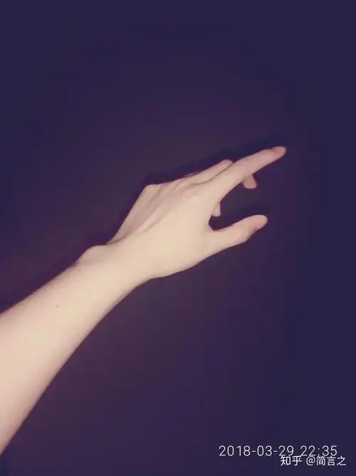 怎么拍手好看拍照