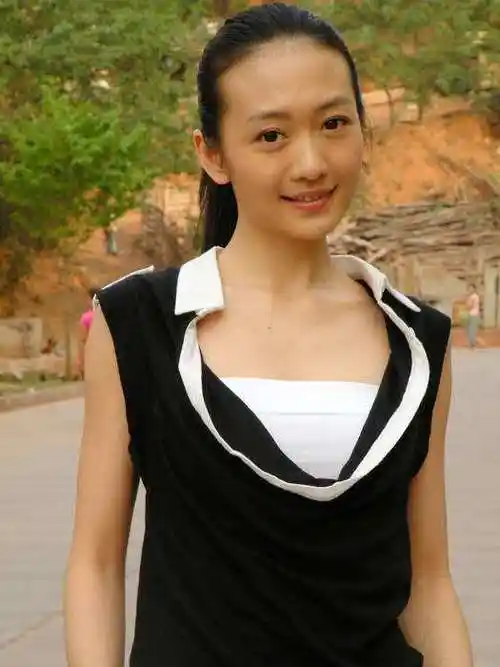 早年的王鸥好清纯啊,美的只剩下腿了,杨幂哪儿都比不上她!