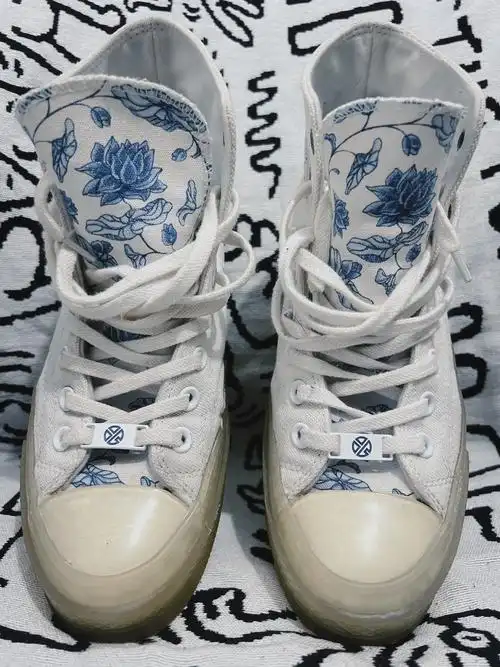 张艺兴同款匡威青花瓷帆布鞋,拿下!