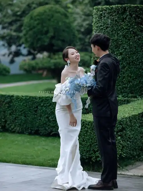 成都邓紫棋结婚了