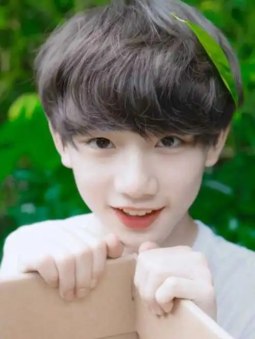 丁程鑫小时候的图片