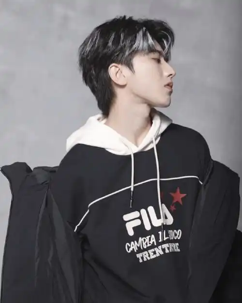 fila代言人蔡徐坤